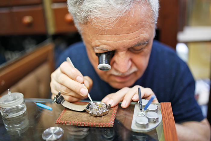 Bir buçuk metrekarede saatleri ayarlama enstitüsü