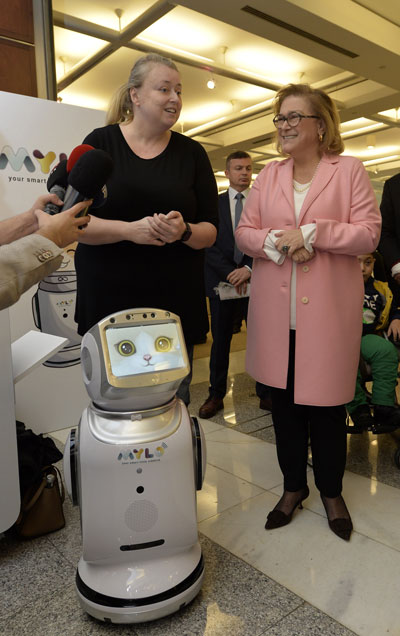 Görme engelliler için robot köpek