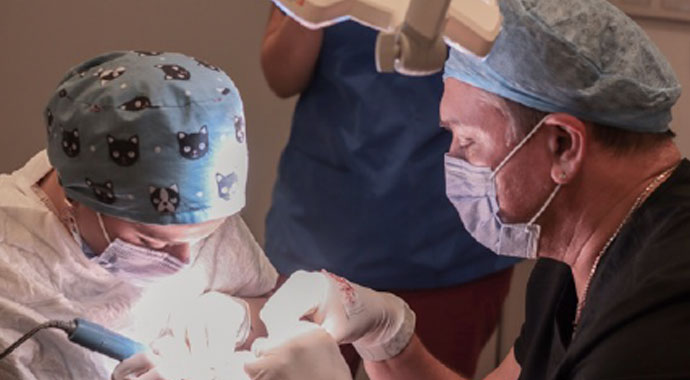 DHI Yöntemi ile Daha Gür Saçlar Mümkün Mü? Dr. Murat Konakçı Anlatıyor!