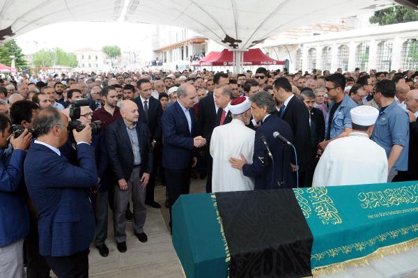 Erdoğan, Gül ve Davutoğlu cenazede bir araya geldi