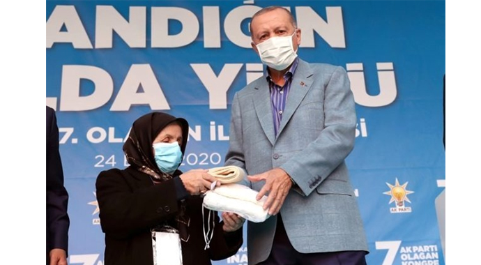 Safiye Teyze'den Erdoğan'a: Çorap ördüm, havlu hazırladım çok emek veriyorsun Safiye Teyze'den Erdoğan'a: Çorap ördüm, havlu hazırladım çok emek veriyorsun