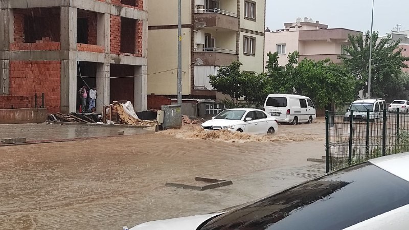 Bursa'yı sağanak vurdu Bursa'yı sağanak vurdu