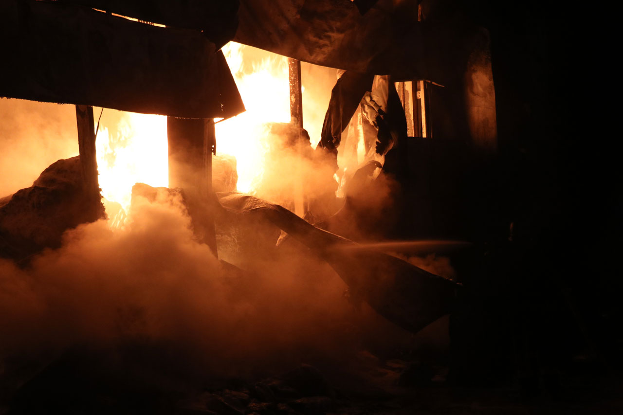 Sakarya'da geri dönüşüm fabrikasında yangın