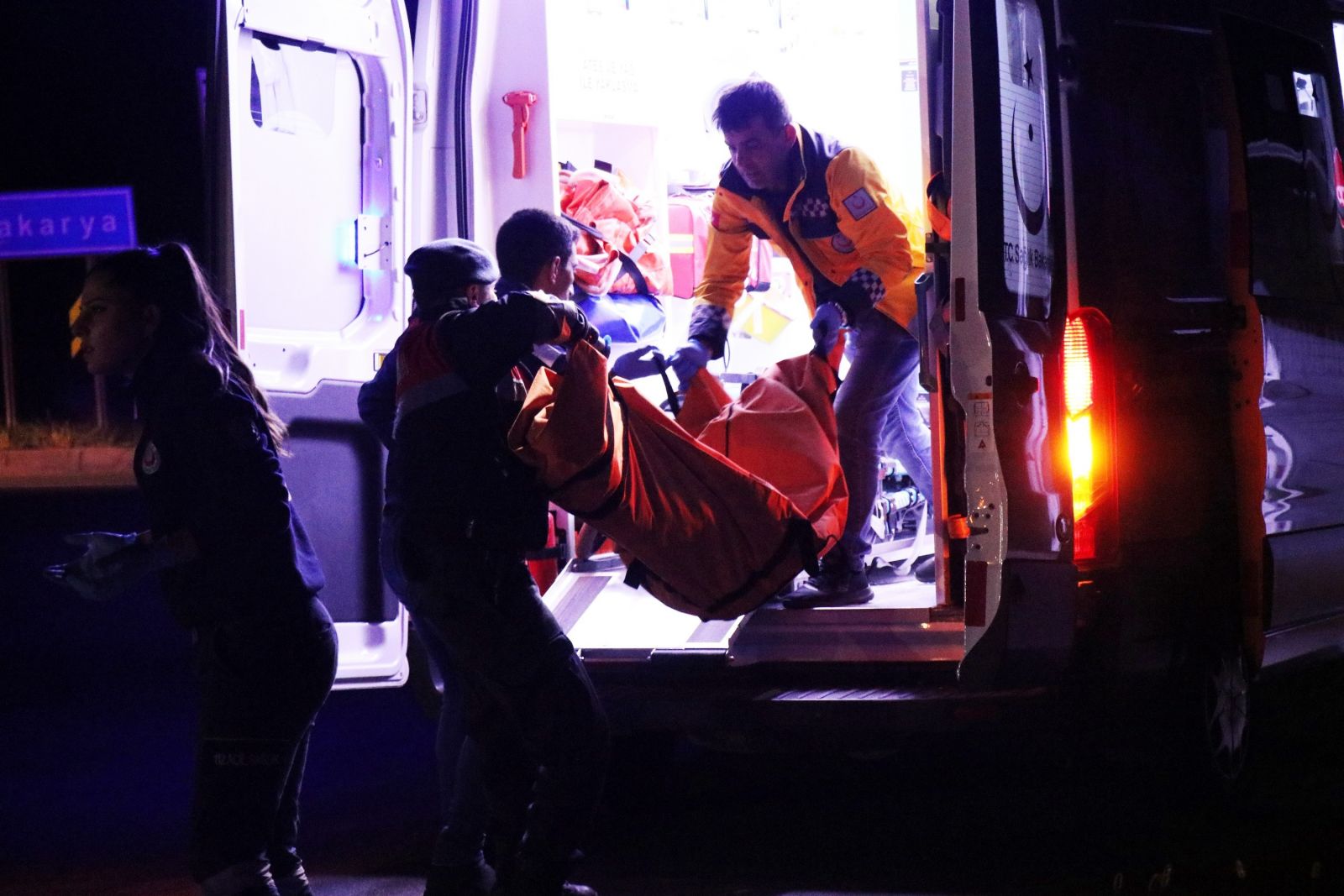 Sakarya’da feci kaza! 7 ve 11 yaşındaki kız kardeşler hayatını kaybetti