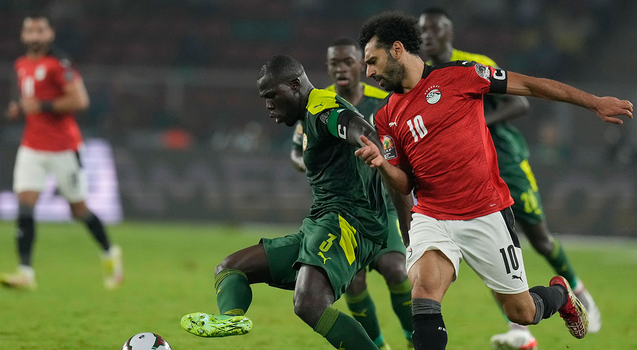 Mohamed Salah'a hakemden tarihi rest: Al düdüğü maçı sen yönet