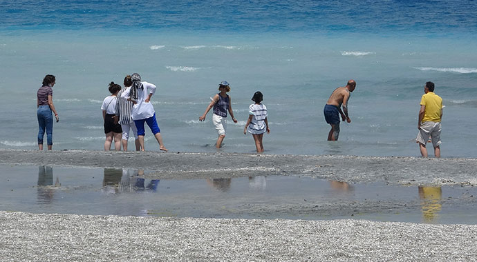 Salda Gölü'ne ziyaretçi akını