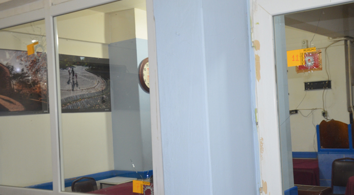 İçeride müşterilerin bulunduğu sırada kıraathane kurşunlandı