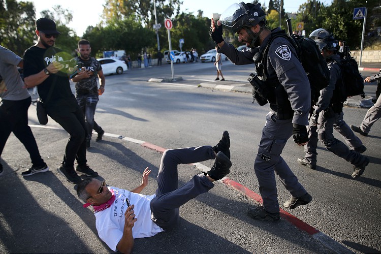 İşgalci İsrail, Filistin'e destek yürüyüşünde şiddet uyguladı