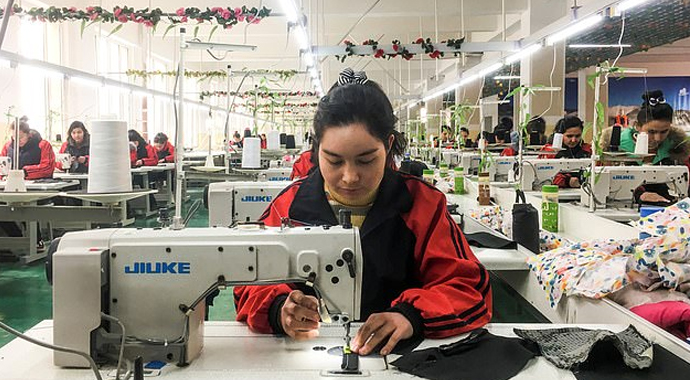 Doğu Türkistan’da koronavirüs salgınının sebebi: Uygurların zorla çalıştırıldığı fabrika