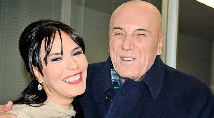 Yeşim Salkım: Şarkıların sesiydim, şimdi 'halkın sesi'yim