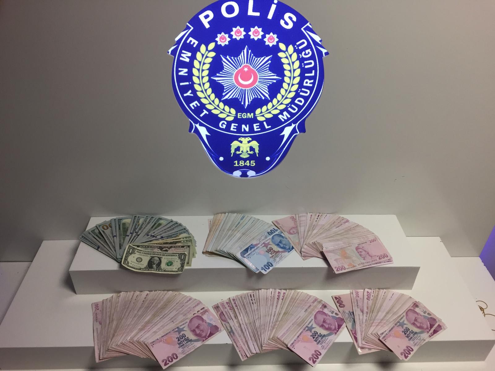 Çaldığı 110 bin TL'yi samanlığa sakladı!