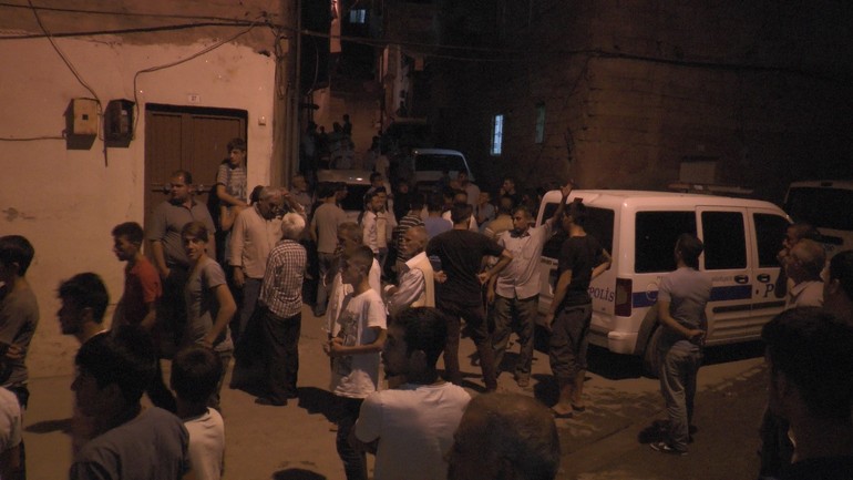 Şanlıurfa'da Suriyeliler ile mahalleliler arasında gerginlik