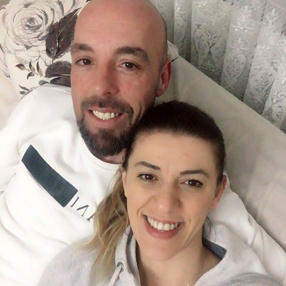 Düğünleri koronavirüs nedeni ile iptal olan çifte arkadaşlarından sanal düğün