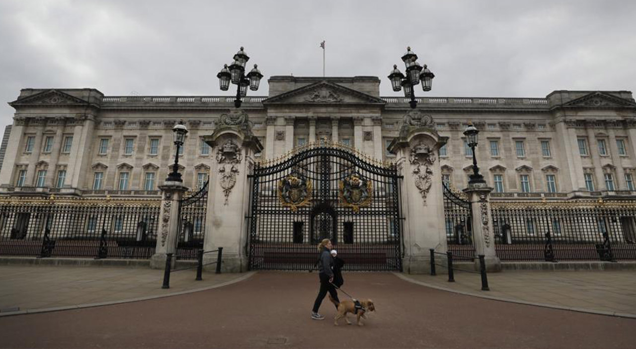 Kraliçe Elizabeth bahçıvan arıyor: Alacağı maaş dudak uçuklattı