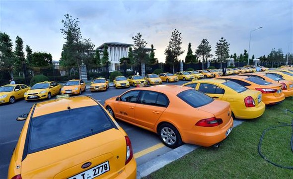 Cumhurbaşkanlığı Sarayı'nın önünde ilginç manzara