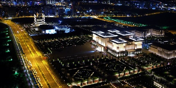 Cumhurbaşkanlığı Sarayı'nın önünde ilginç manzara