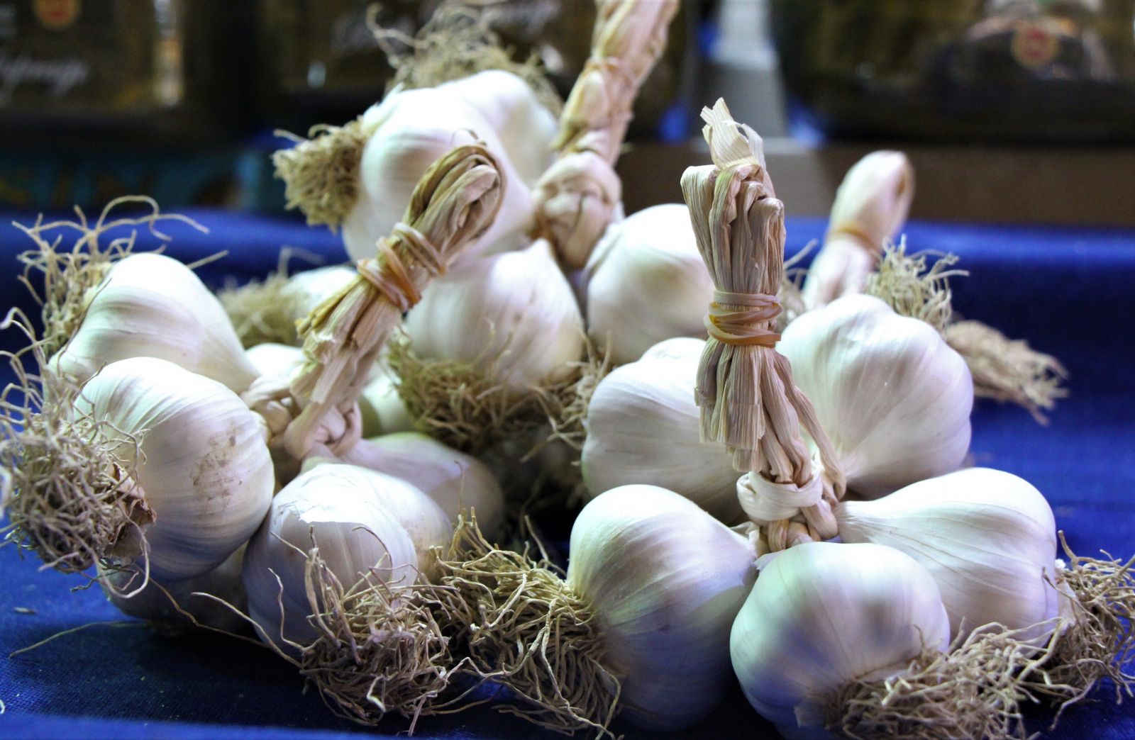 Sel ve dolunun vurduğu sarımsak fiyatları uçuşa geçti