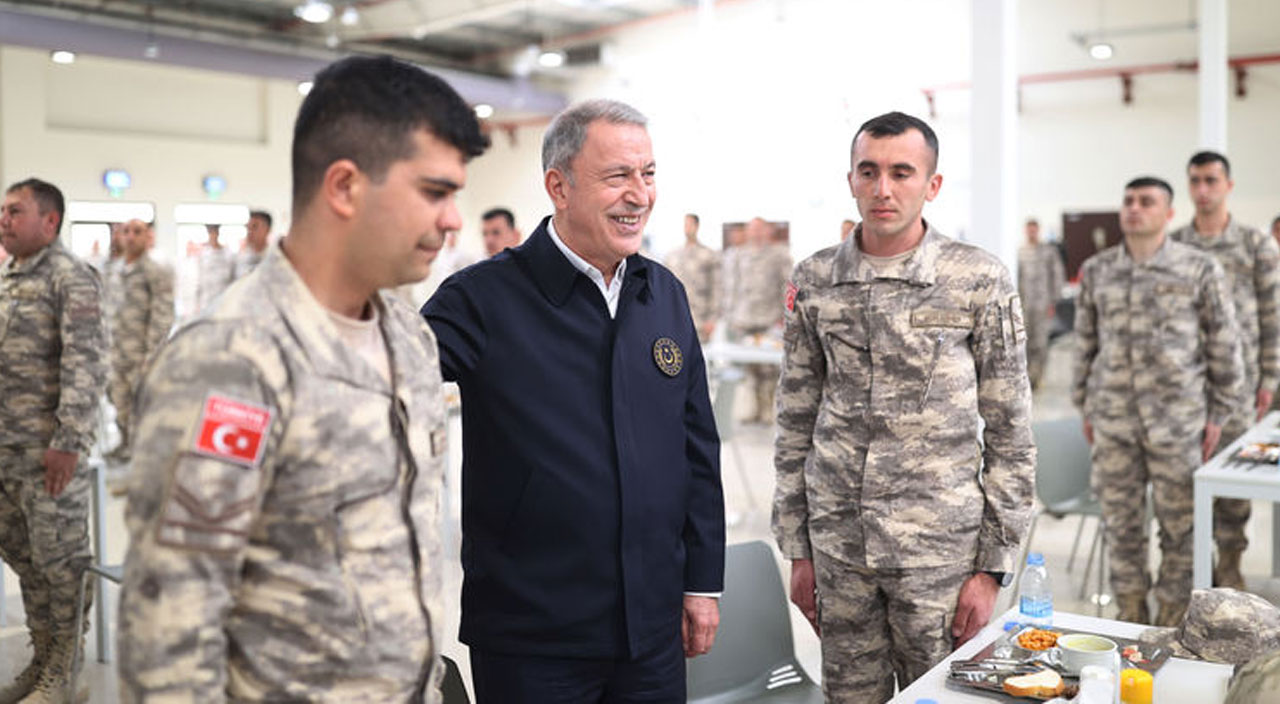 Bakan Akar'dan Ukrayna değerlendirmesi: Türkiye elinden gelen gayreti göstermeye devam edecek