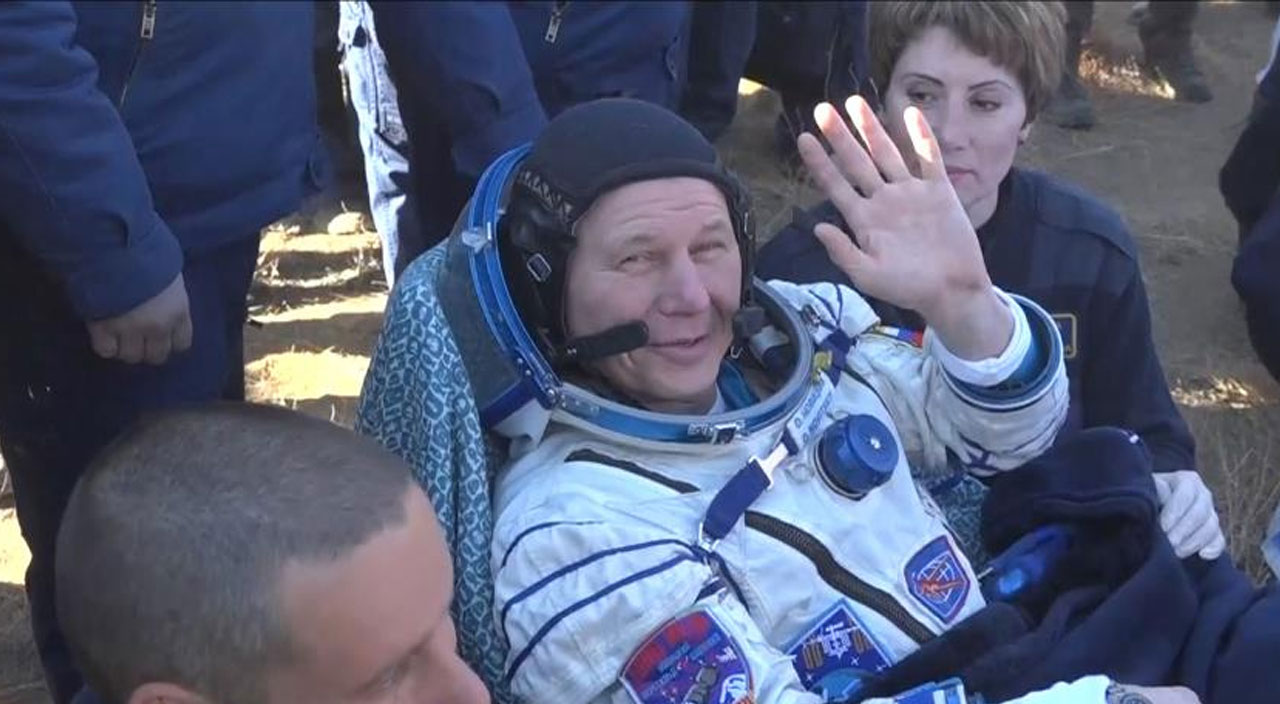 Uzayda ilk uzun metrajlı filmi çekecek olan Rus ekip Dünya'ya döndü