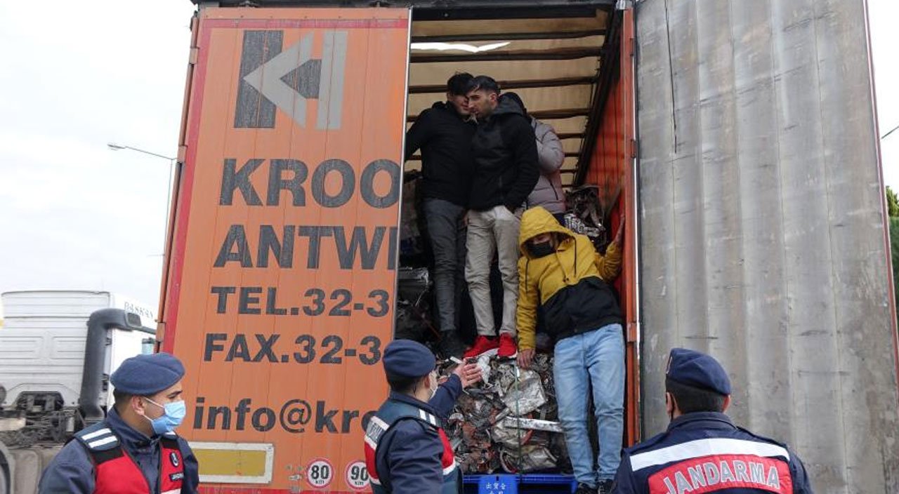 Yanlış tıra bindiler: Göçmenlerin Avrupa hayali Çanakkale’de son buldu