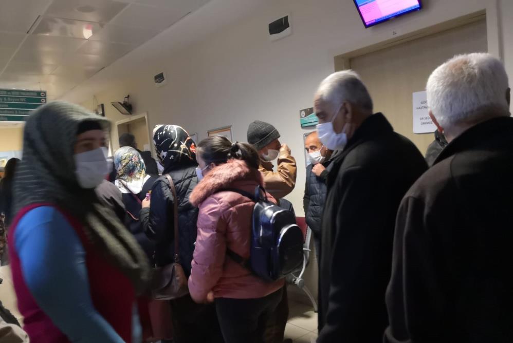 Sağlık ararken sağlıklarını hiçe sayıyorlar