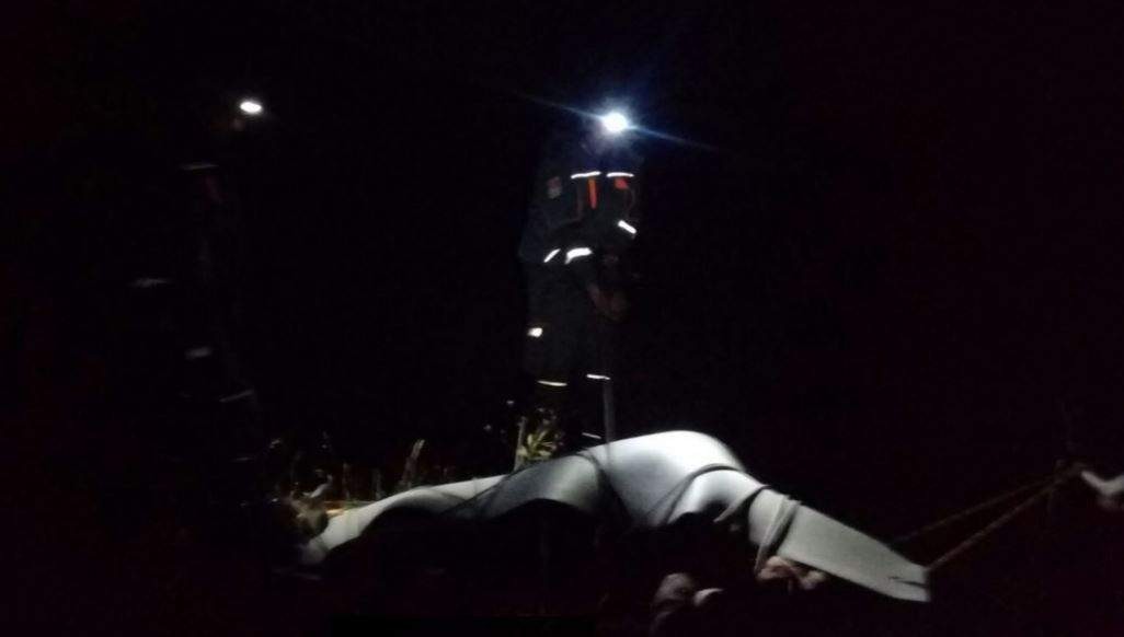 Sabaha kadar ineğinin başında böyle bekledi