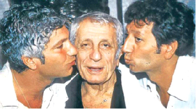 Behzat Uygur: Geleneksel tiyatroya ‘yabancı’ kaldık!