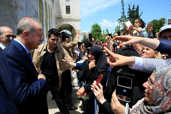 Cumhurbaşkanı Erdoğan, Fatih Sultan Mehmed Türbesi'nin açılışını yaptı