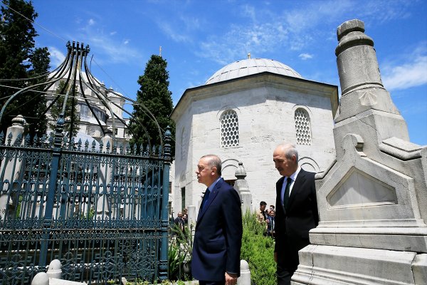 Cumhurbaşkanı Erdoğan, Fatih Sultan Mehmed Türbesi'nin açılışını yaptı