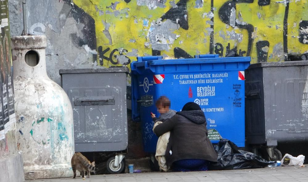 Dilencinin oyununu zabıta bozdu! Üzerinden 1850 lira çıktı
