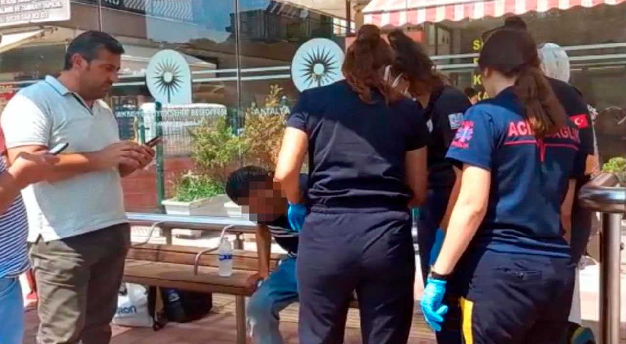 Kalçasından bıçaklandı, 1 saat sonra durakta oturunca fark etti