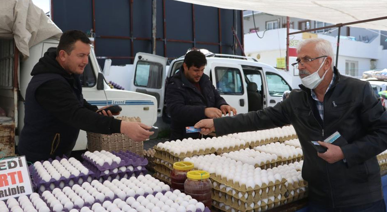 Pazarda "kredi kartı" ile alışveriş dönemi Pazarda "kredi kartı" ile alışveriş dönemi