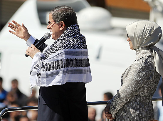 Başbakan Davutoğlu Diyarbakır'da