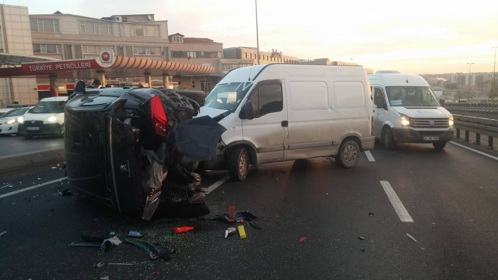 E-5'te feci kaza: 2 yaralı