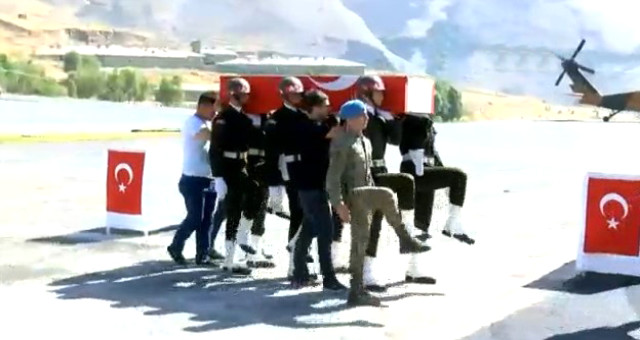 Şehit anne ve bebeğine Hakkâri'de askerî tören