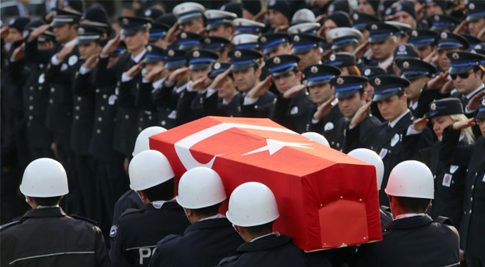 Şehit Haydar Çetin’in 6 yaşındaki oğlu tören boyunca gözyaşı döktü