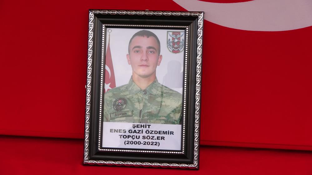 Şehit Enes Gazi Özdemir son yolculuğuna uğurlandı