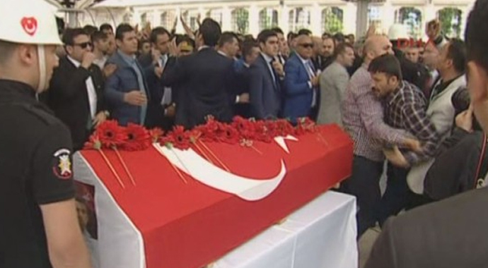 Kılıçdaroğlu'na şehit cenazesinde tepki