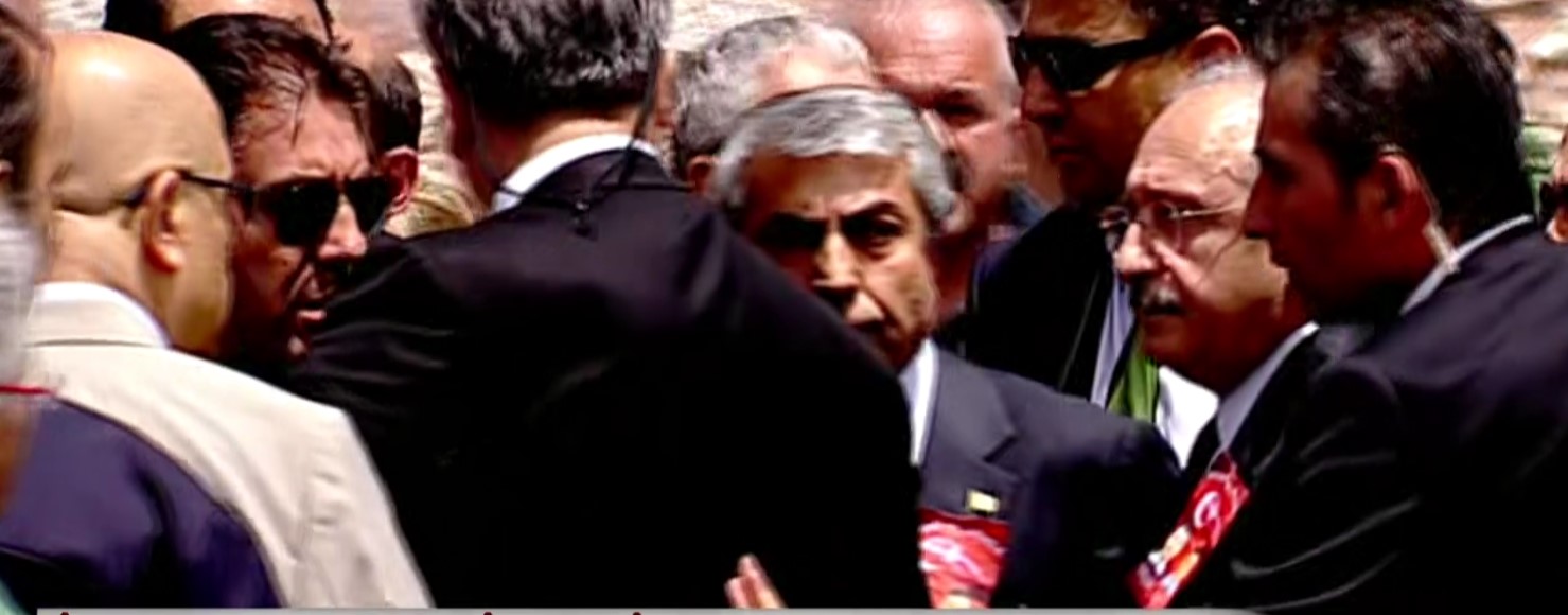 Kılıçdaroğlu'na şehit cenazesinde tepki