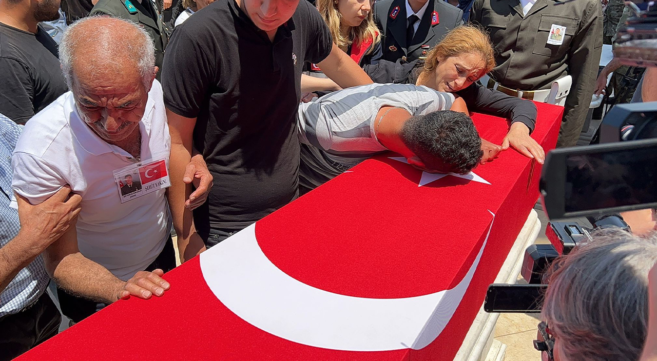 Şehitlerimize veda: Pençe Kilit kahramanlarının hikayeleri yürekleri yaktı