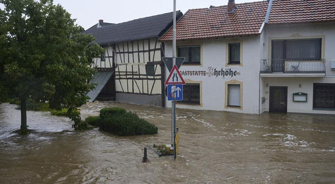 Almanya’yı sel vurdu: Onlarca ölü, binlerce kayıp