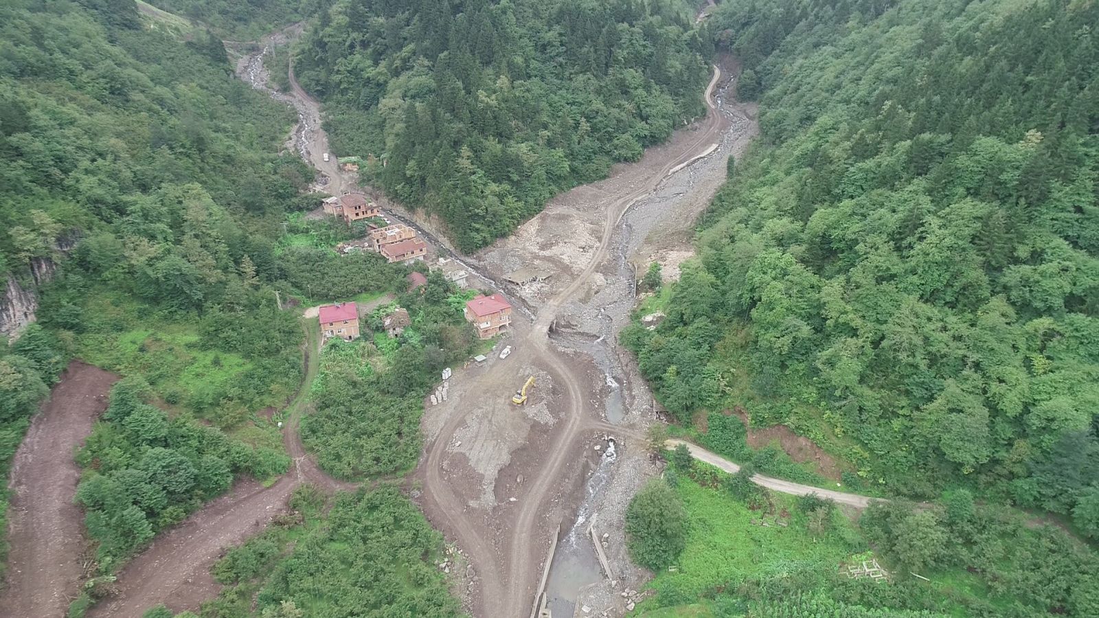 Trabzon sel felaketinde kaybolan 2 kişi için arama çalışmaları tekrar başladı
