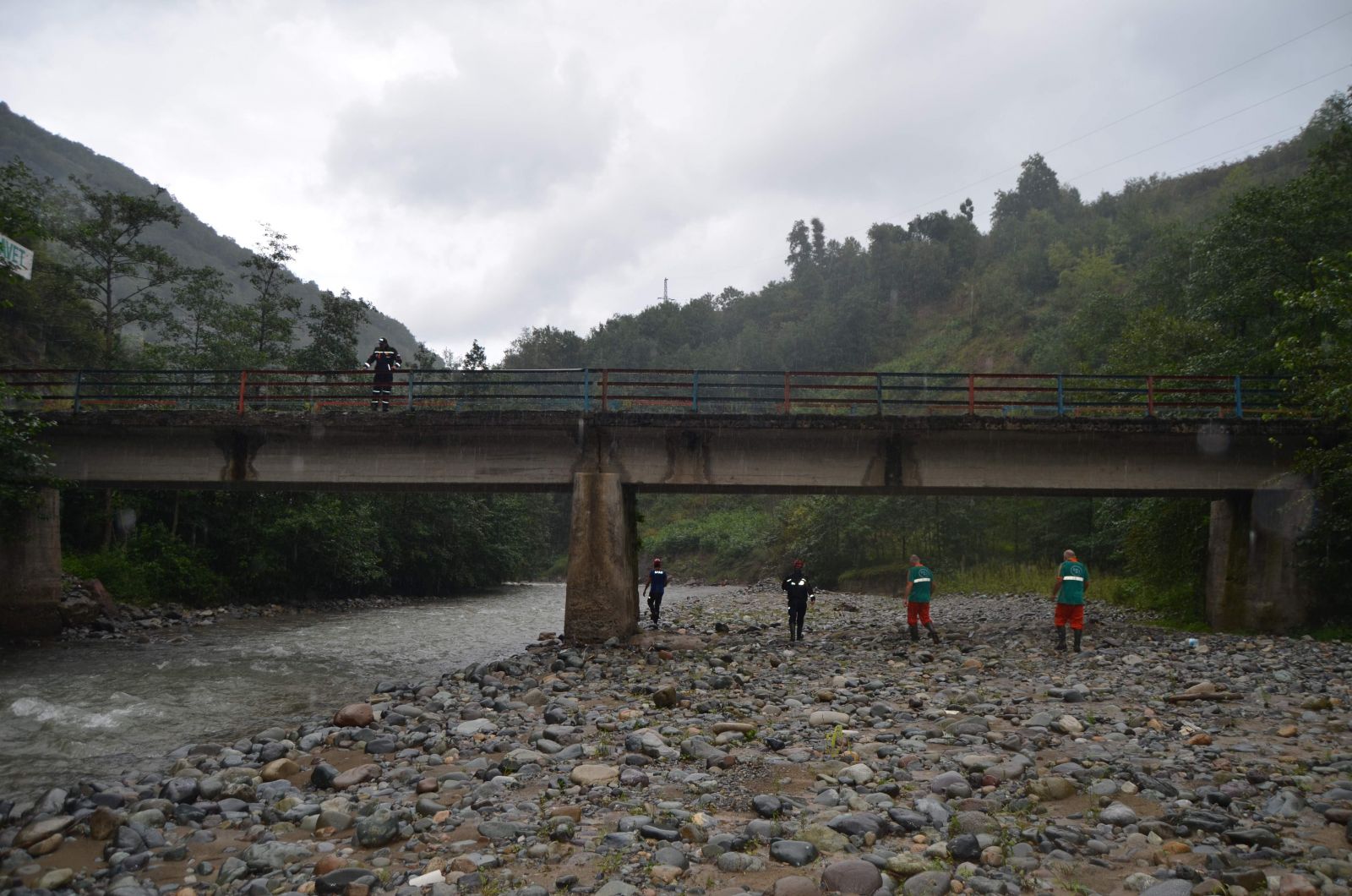 Trabzon sel felaketinde kaybolan 2 kişi için arama çalışmaları tekrar başladı