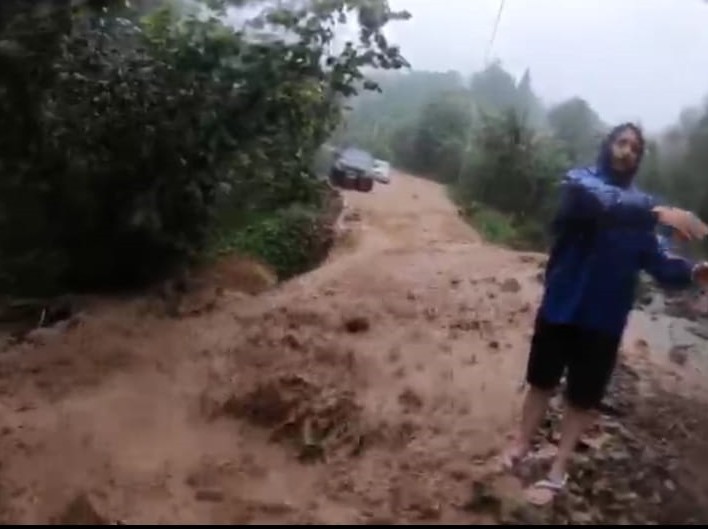 Trabzon'un Of ilçesinde heyelan: 1 ölü