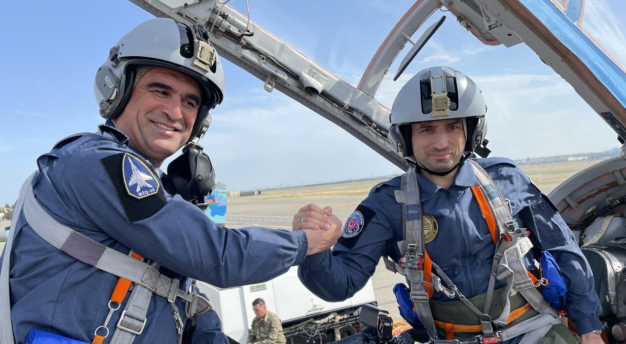 Gökyüzünde unutulmaz anlar: Selçuk Bayraktar Mig-29 ile uçtu, Akıncı TİHA eşlik etti Gökyüzünde unutulmaz anlar: Selçuk Bayraktar Mig-29 ile uçtu, Akıncı TİHA eşlik etti