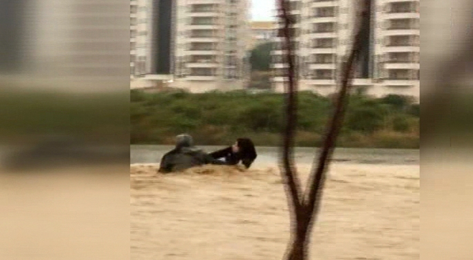 Mersin'de sel felaketi! Yüzlerce vatandaş mahsur kaldı