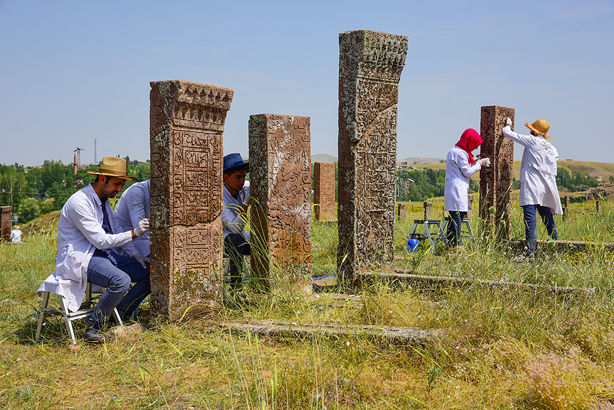 Selçuklu Meydan Mezarlığı arşivlendi