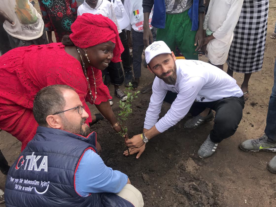 TİKA gönüllüleri Senegal'e 'yağmurla' geldi