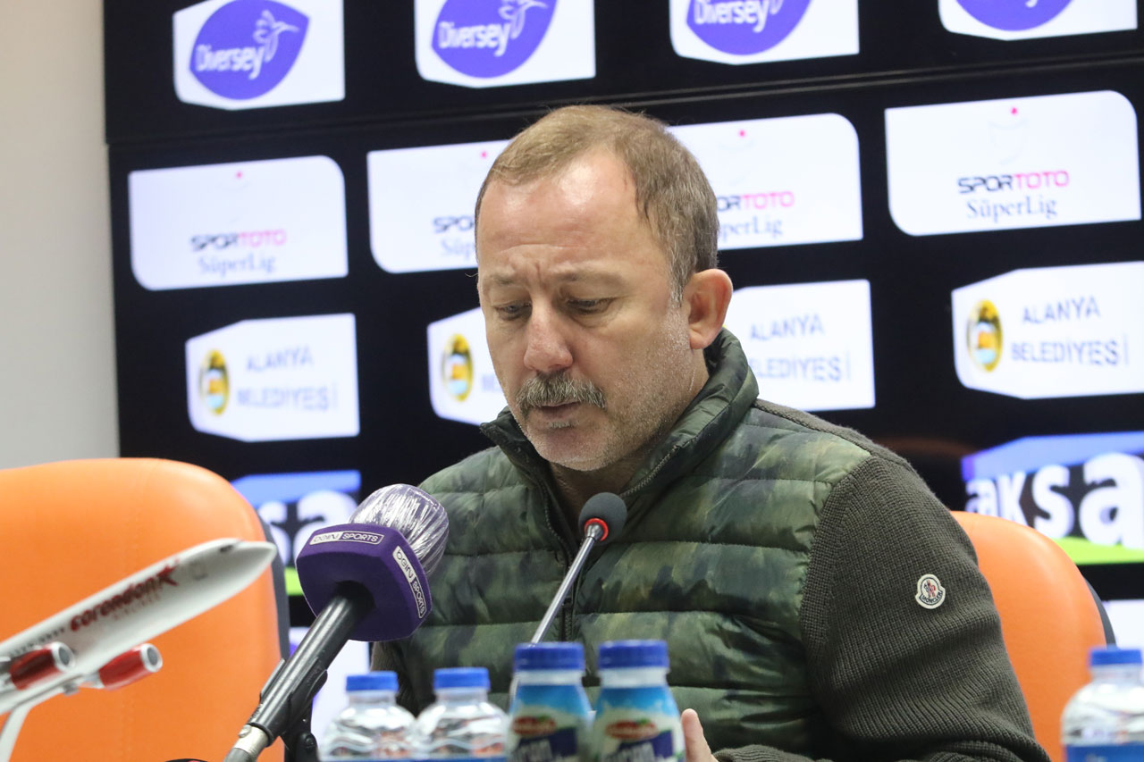 Beşiktaş'ın çöküşü | Beşiktaş, Alanyaspor'a mağlup oldu