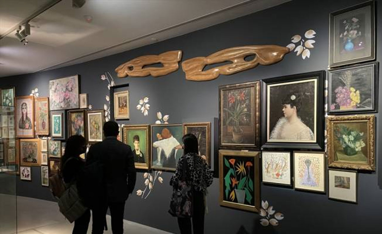 Ben-Sen-Onlar: Sanatçı Kadınların Yüzyılı sergisi açıldı Ben-Sen-Onlar: Sanatçı Kadınların Yüzyılı sergisi açıldı